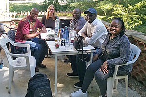 The African partners share their great expertise in identifying pollinators from Zambia