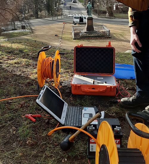 Electrical Resistivity Tomography in urban soil, which allows conclusions about soil moisture © Johannes Hoppenbrock, JKI