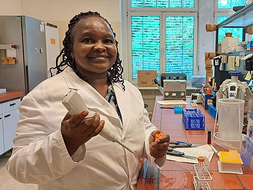 Dr. Lucy Kamau prepare samples for analysis